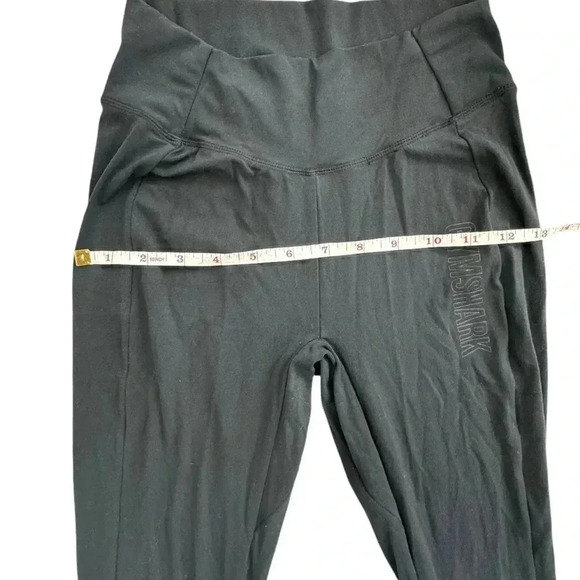 Gymshark Women's Solid Black Training Cropped Leggings Size Small With Ankle Cut - Picture 7 of 12